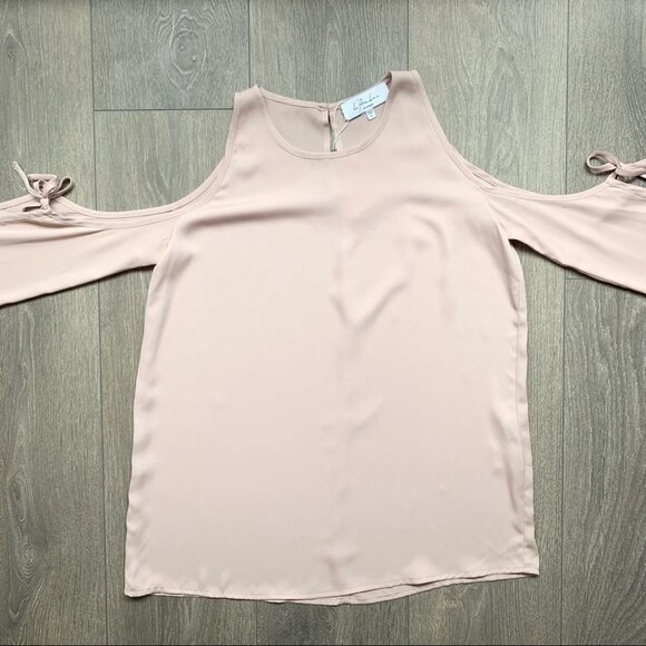 Revolve L'Academie Cold Shoulder Tie Long Sleeve Blouse Taupe Pink Size Medium - Picture 5 of 16